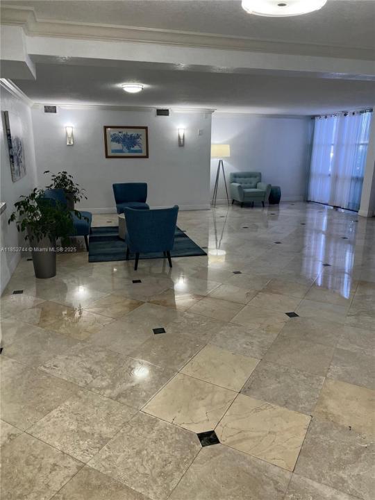 1000 Parkview Dr 523, Hallandale Beach, Florida 33009