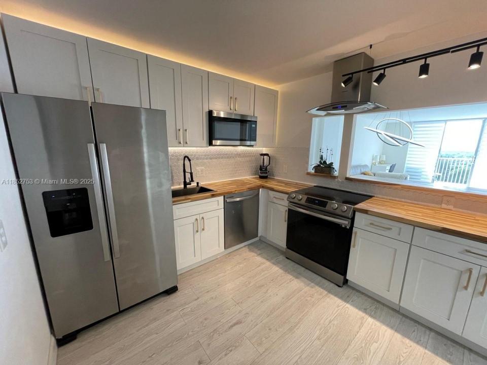 2801 NE 183rd street 1611W, Aventura, Floryda 33160, USA