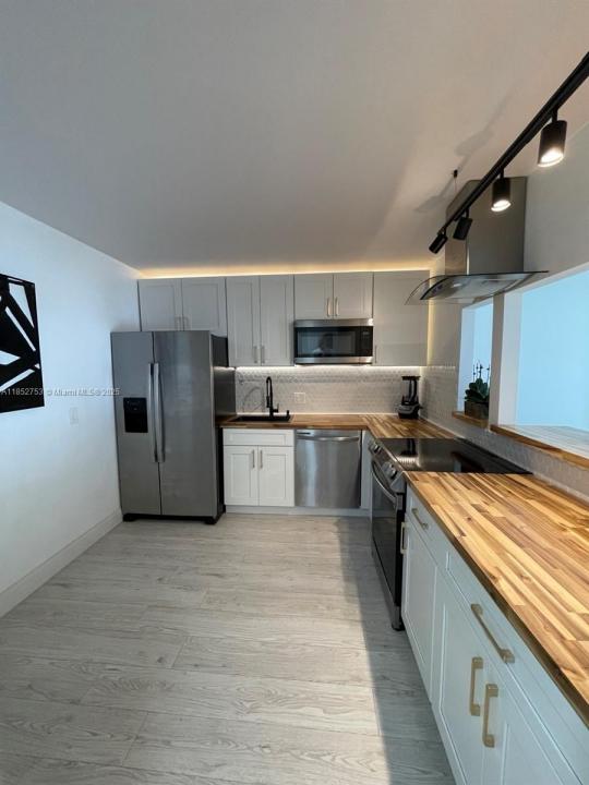 2801 NE 183rd street 1611W, Aventura, Floryda 33160, USA
