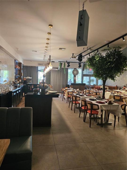 2995 NE 163rd St, North Miami Beach, فلوريدا 33160, الولايات المتحدة