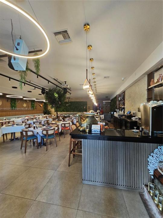 2995 NE 163rd St, North Miami Beach, فلوريدا 33160, الولايات المتحدة