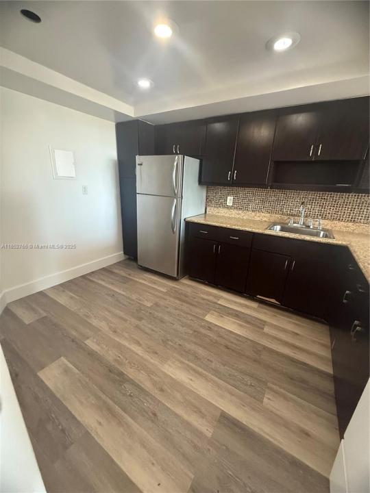 1351 NE Miami Gardens Dr 421E, Miami, Floride 33179, États-Unis