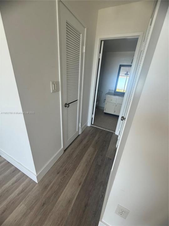 1351 NE Miami Gardens Dr 421E, Miami, Floride 33179, États-Unis