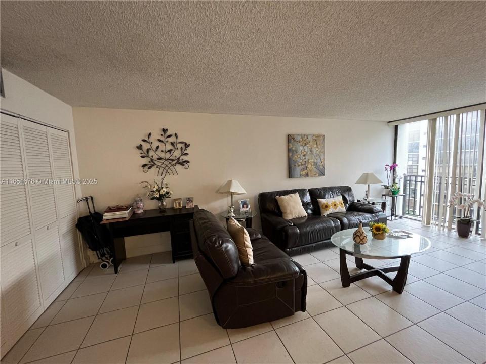 16909 N Bay Rd 707, Sunny Isles Beach, Florida 33160
