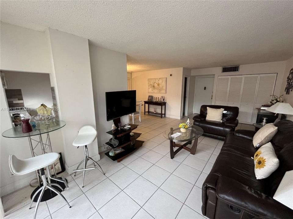 16909 N Bay Rd 707, Sunny Isles Beach, Florida 33160