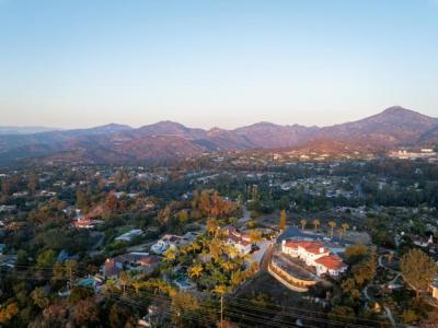 Lakeview Drive, Poway, California 92064