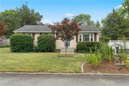 64 Deerfield Drive, Warwick, RI 02886, USA