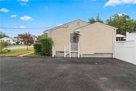 64 Deerfield Drive, Warwick, Rhode Island 02886, Stati Uniti