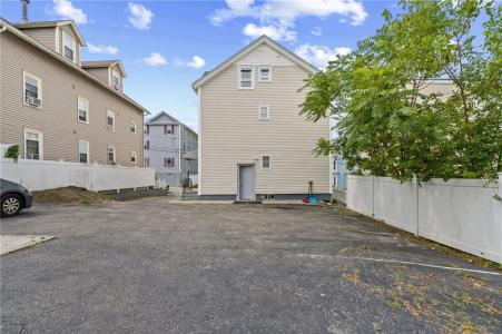 23 Tiffany Street, Central Falls, 罗得岛 02863, 美国