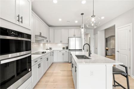 141 East Point Drive, East Providence, 羅德島州 02916, 美國