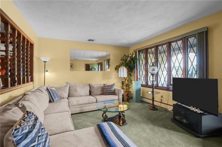 160 Elena Street, Cranston, RI 02920, USA