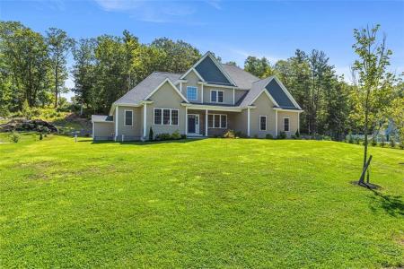 8 Lyn Court, Cumberland, RI 02864, USA