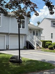 11 College Hill Road 5A, Warwick, RI 02886, USA
