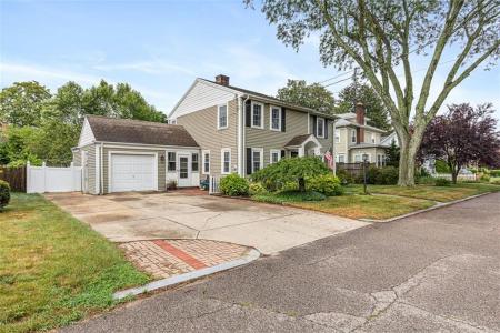 21 Woburn Road, East Providence, رود ايلاند 02916, الولايات المتحدة