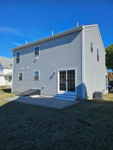 340 High Street Street, Cumberland, RI 02864, USA