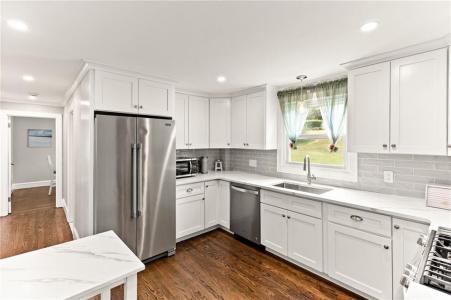 77 Rockwood Avenue, Cranston, 羅德島州 02920, 美國
