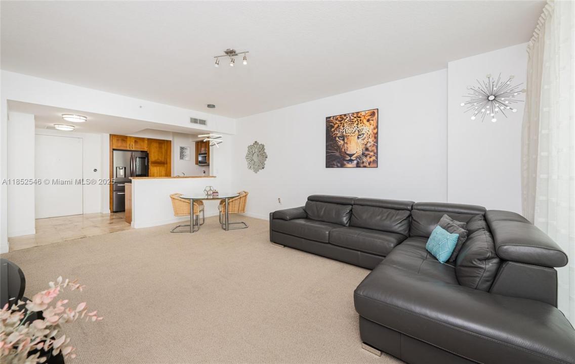 1745 E Hallandale Beach Blvd 1804W, Hallandale Beach, פלורידה 33009, ארצות הברית של אמריקה
