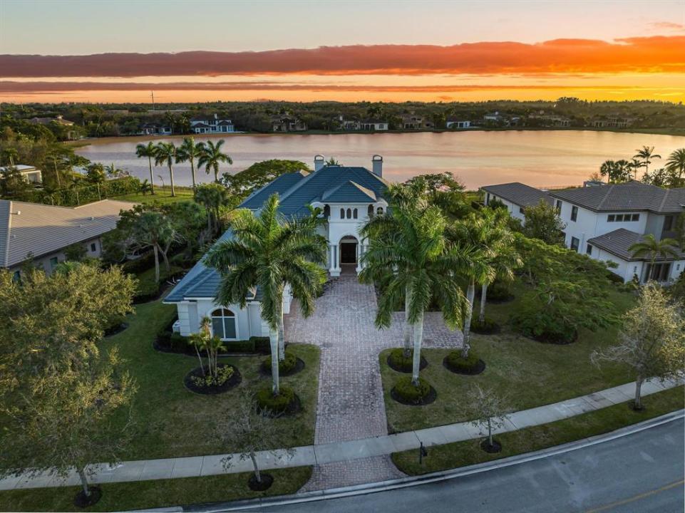 3111 Lake Ridge Ln, Windmill Reserve, Weston, Florida 33332