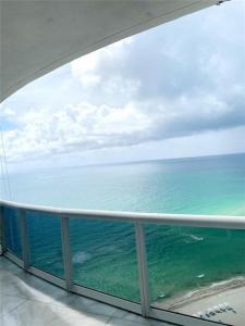 16001 Collins Ave 2207, Trump Towers I, Sunny Isles Beach, Florida 33160