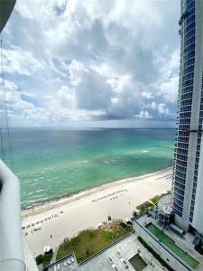 16001 Collins Ave 2207, Trump Towers I, Sunny Isles Beach, Florida 33160