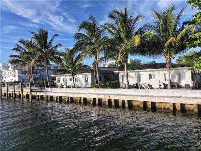 2200 Bay Dr 3, Miami Beach, Florida 33141, USA
