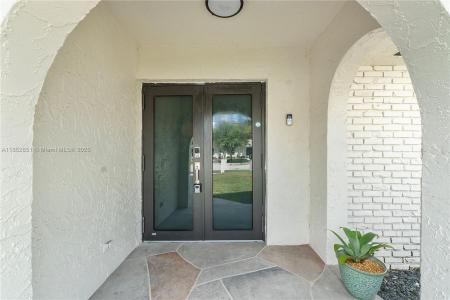 2420 SW 44th Ter, Fort Lauderdale, Florida 33317, USA