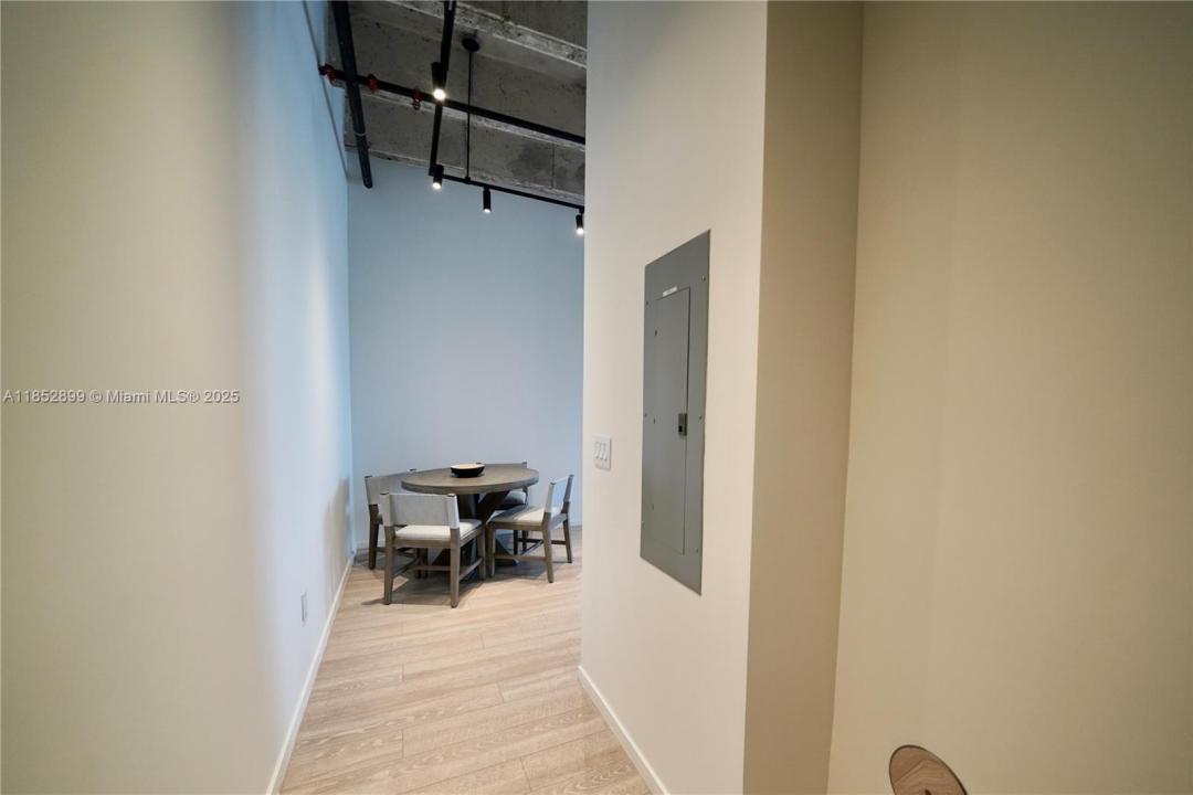 7920 NE 2nd Ave 401, Miami, 佛羅里達州 33138, 美國