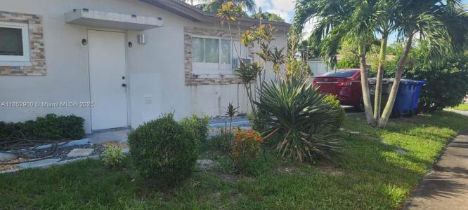 4795 NW 42nd St B, Lauderdale Lakes, Florida 33319, USA