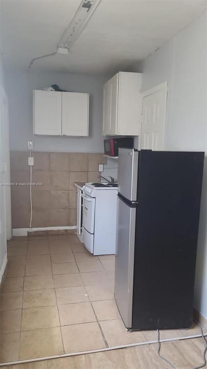 4795 NW 42nd St B, Lauderdale Lakes, Florida 33319, USA