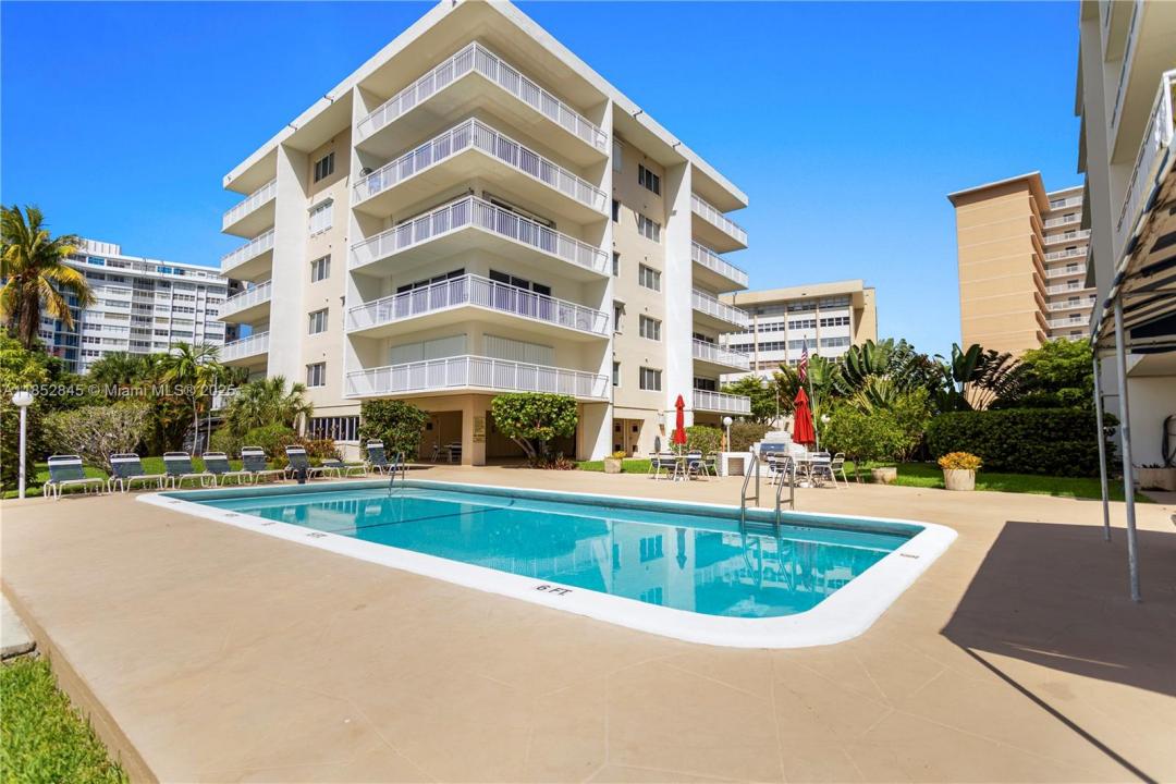 120 Golden Isles Dr 23B, Hallandale Beach, Flórida 33009, Estados Unidos