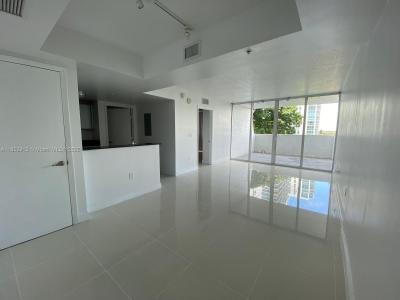 1861 NW S River Dr 702, Miami, Florida 33125, USA