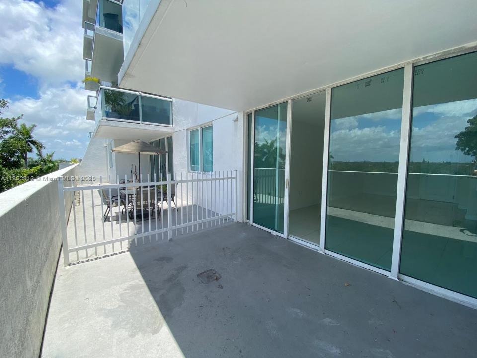 1861 NW S River Dr 702, Miami, Flórida 33125, Estados Unidos