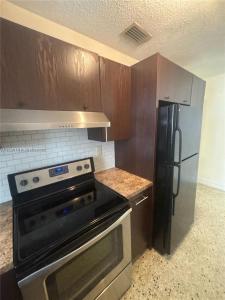 1621 NW 16th 4, Miami, Florida 33125, USA