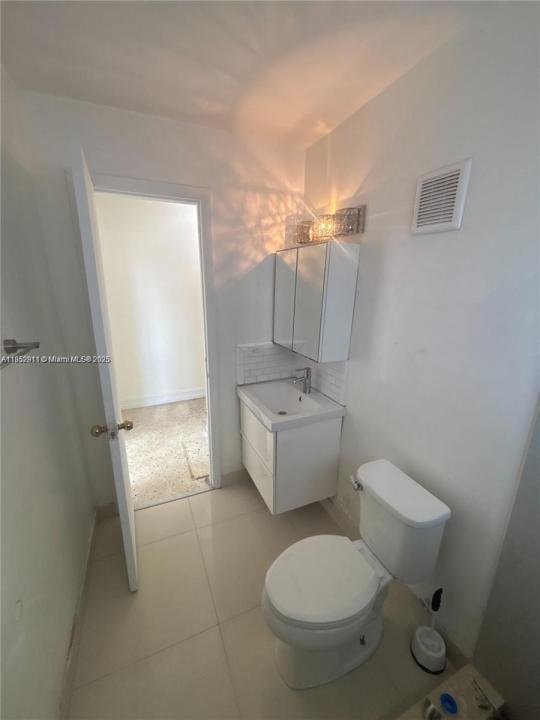1621 NW 16th 4, Miami, Florida 33125