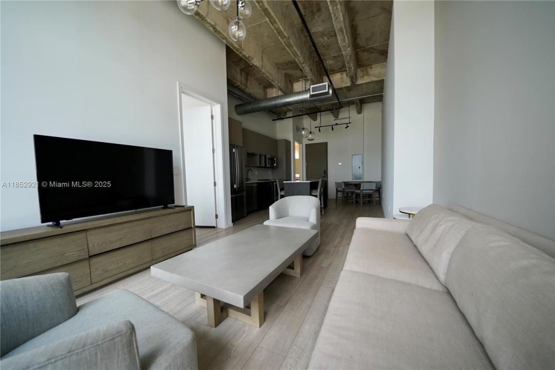 7920 NE 2nd Ave 402, Miami, 佛羅里達州 33138, 美國