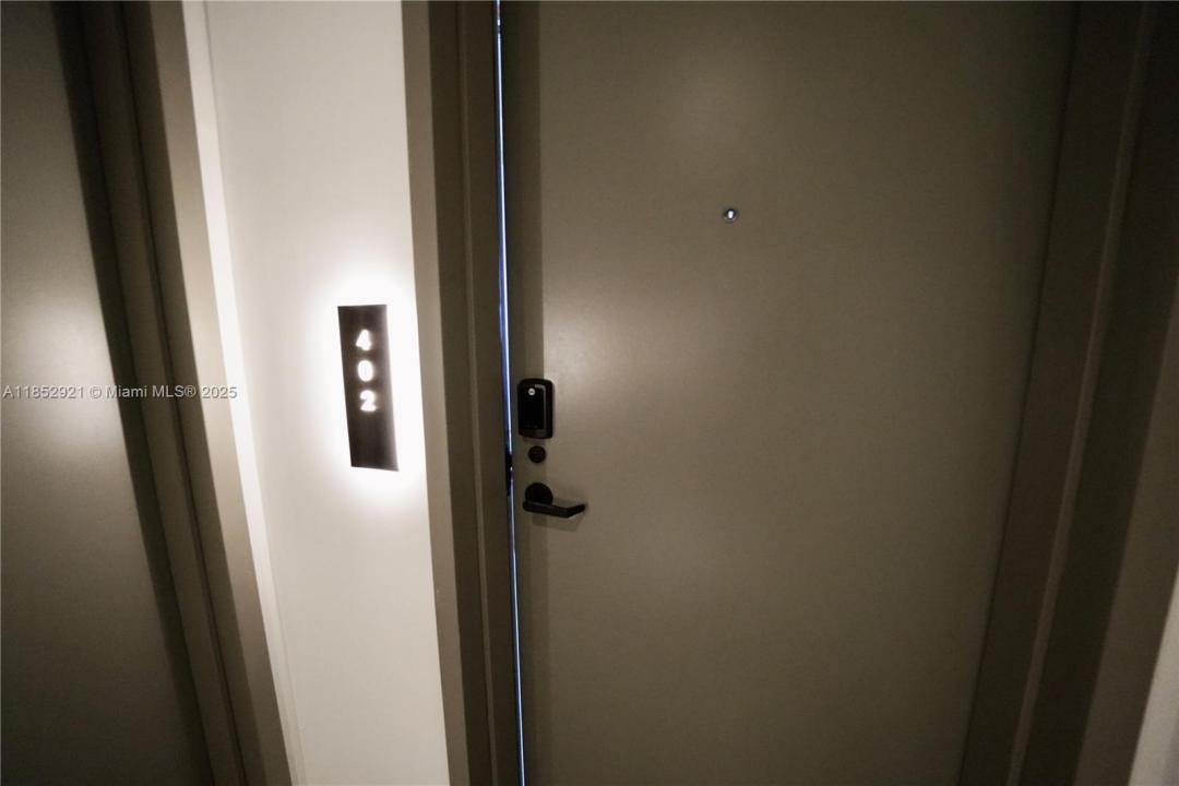 7920 NE 2nd Ave 402, Miami, 佛羅里達州 33138, 美國