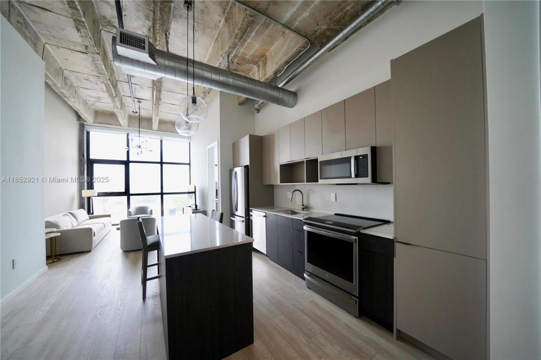 7920 NE 2nd Ave 402, Miami, 佛羅里達州 33138, 美國