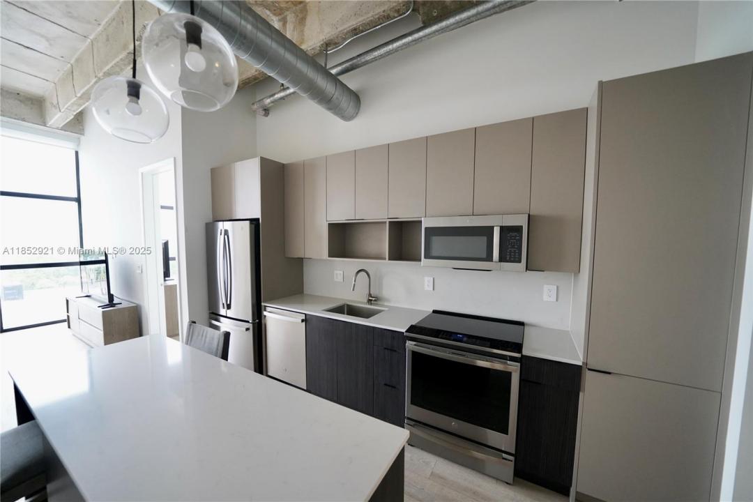 7920 NE 2nd Ave 402, Miami, 佛羅里達州 33138, 美國