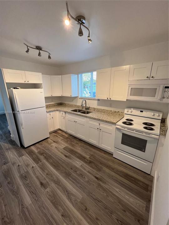 2119 NW 43rd St 2219, Miami, 佛罗里达州 33142, 美国