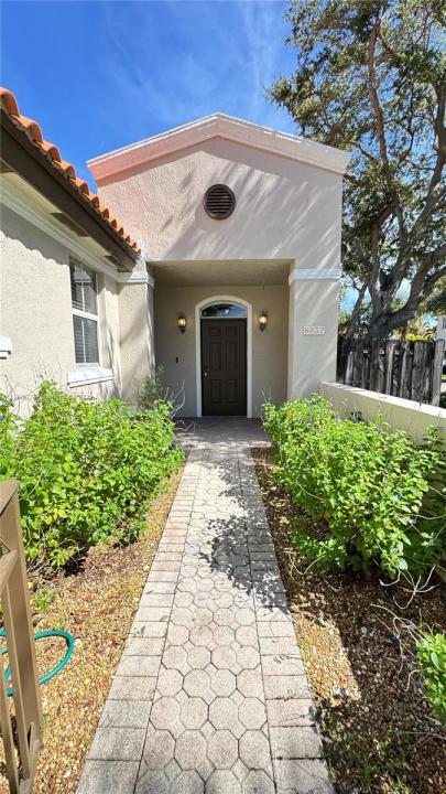 8337 NW 142nd St 8337, Miami Lakes, 佛罗里达州 33016, 美国