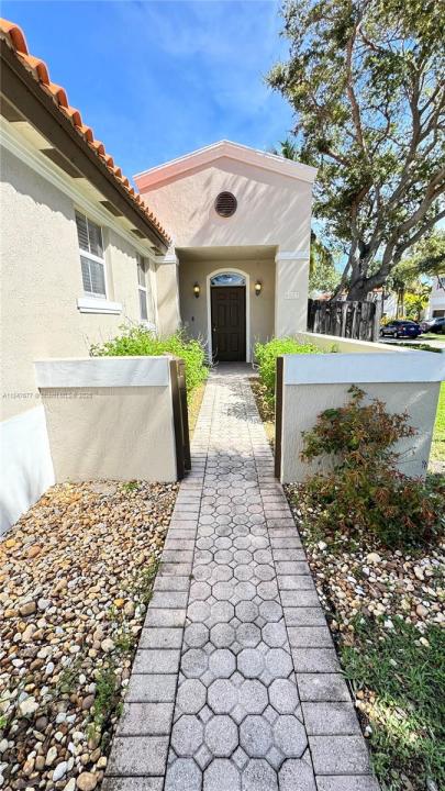 8337 NW 142nd St 8337, Miami Lakes, 佛罗里达州 33016, 美国