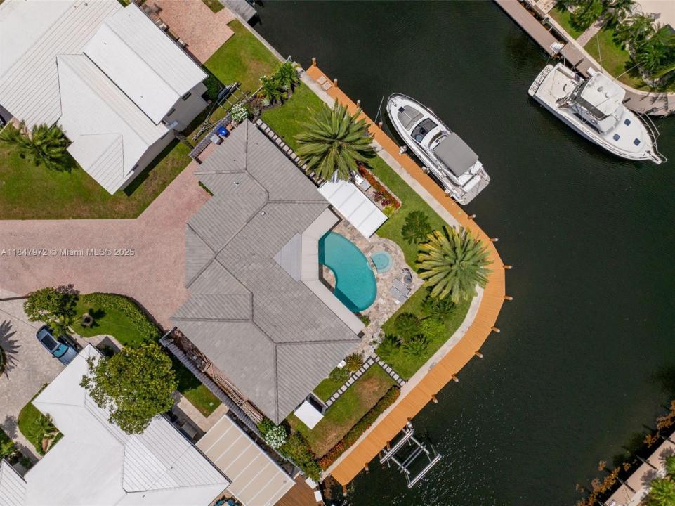2681 NE 9th Ct, Pompano Beach, פלורידה 33062, ארצות הברית של אמריקה