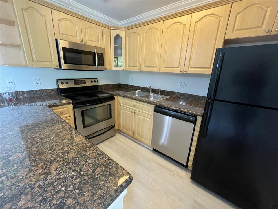 1401 NE 53rd St 208, Fort Lauderdale, Florida 33334
