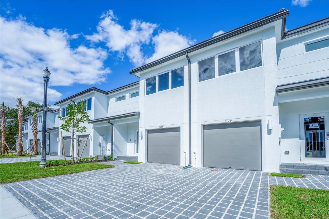 5125 SW 37th St, Pembroke Park, فلوريدا 33023, الولايات المتحدة