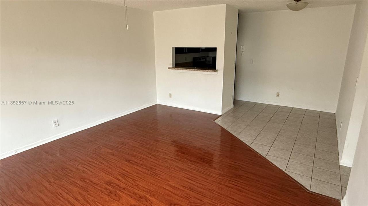 1032 Twin Lakes Dr 21-G, Coral Springs, Florida 33071