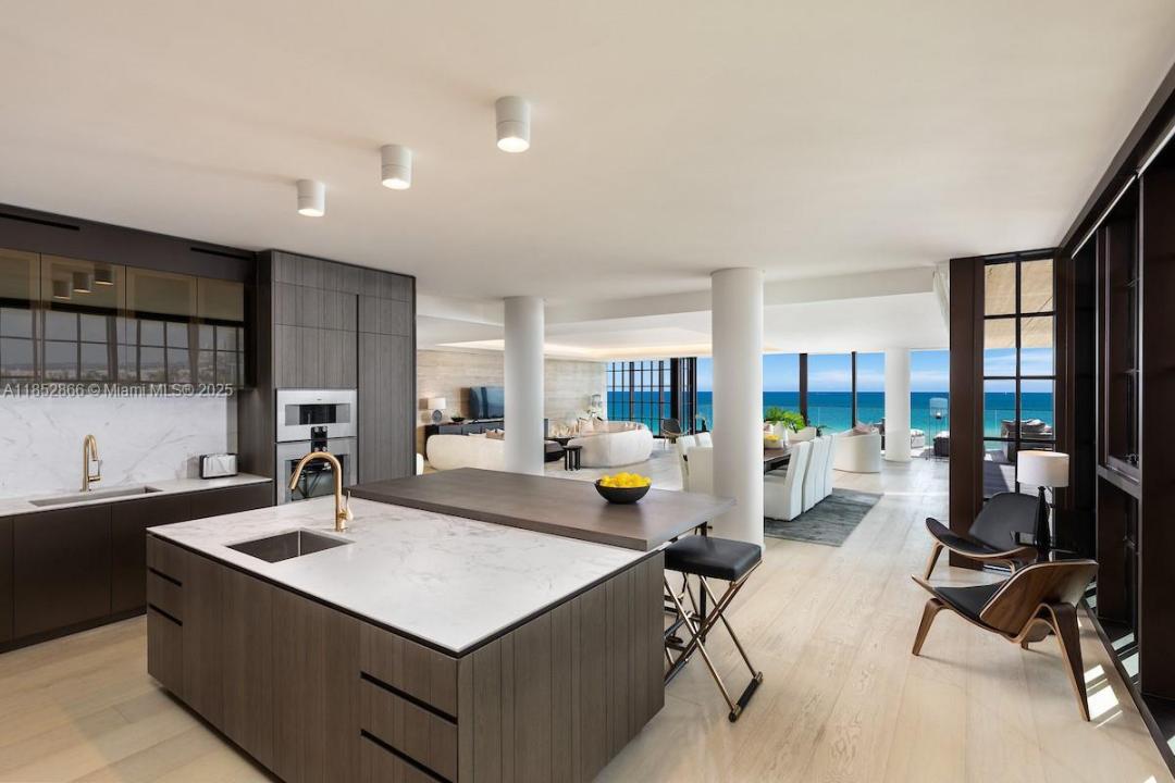 8955 Collins Ave 402, Surfside, Floride 33154, États-Unis