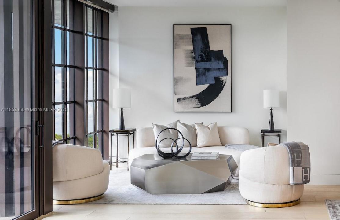 8955 Collins Ave 402, Surfside, Floride 33154, États-Unis