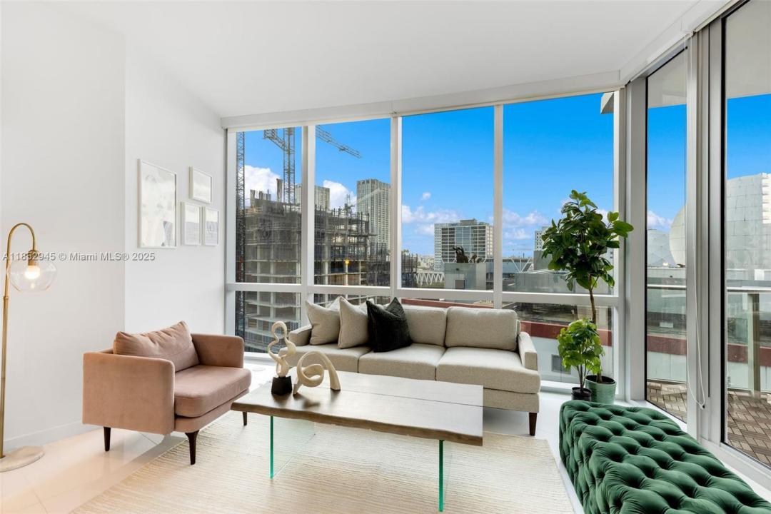 851 NE 1st Ave 1010, Miami, Florida 33132, Estados Unidos