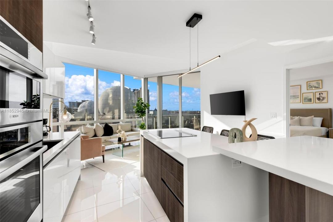 851 NE 1st Ave 1010, Miami, Florida 33132, Estados Unidos