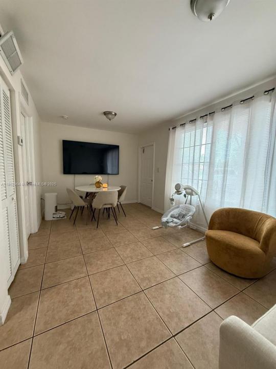 13 S Royal Poinciana Blvd 7, Miami Springs, Floride 33166, États-Unis